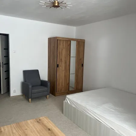 Lightquiet Apartment